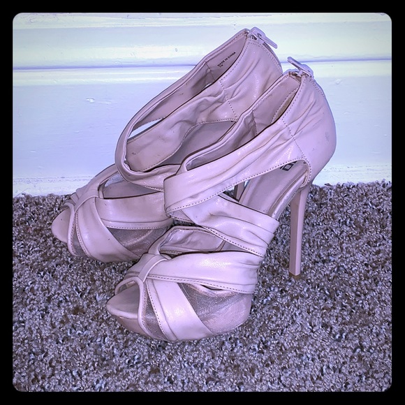 JLo blush/nude heels - Picture 1 of 7